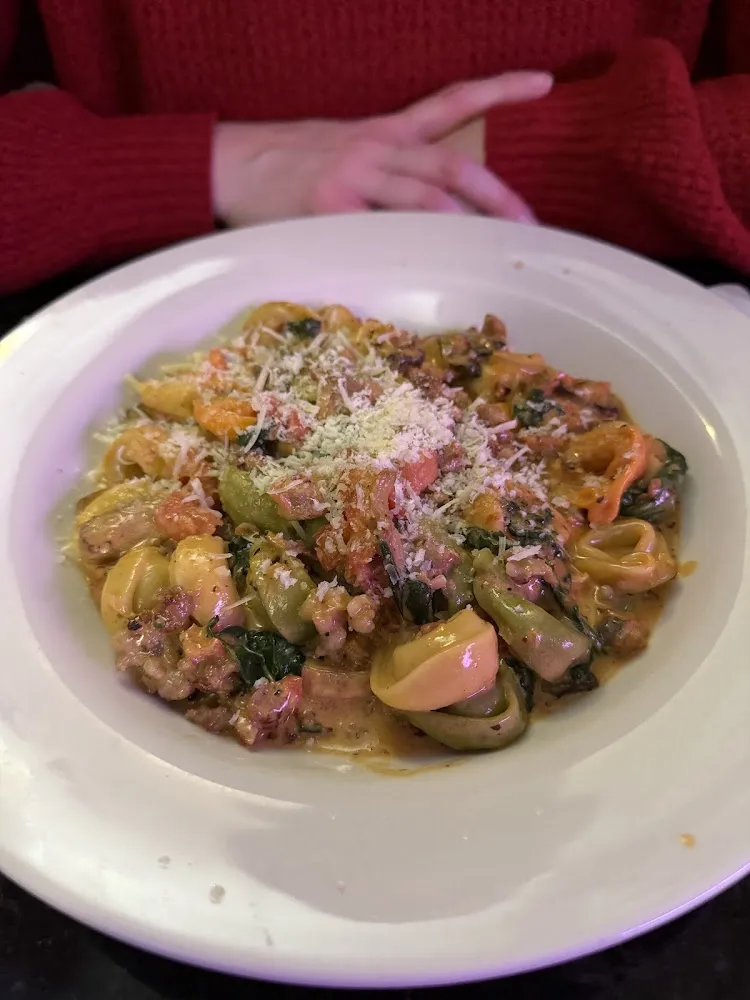 Tricolor Tortellini
